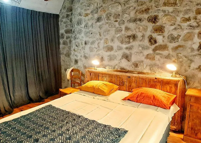 La Barriade De Rudez - Mandailles-Saint-Julien